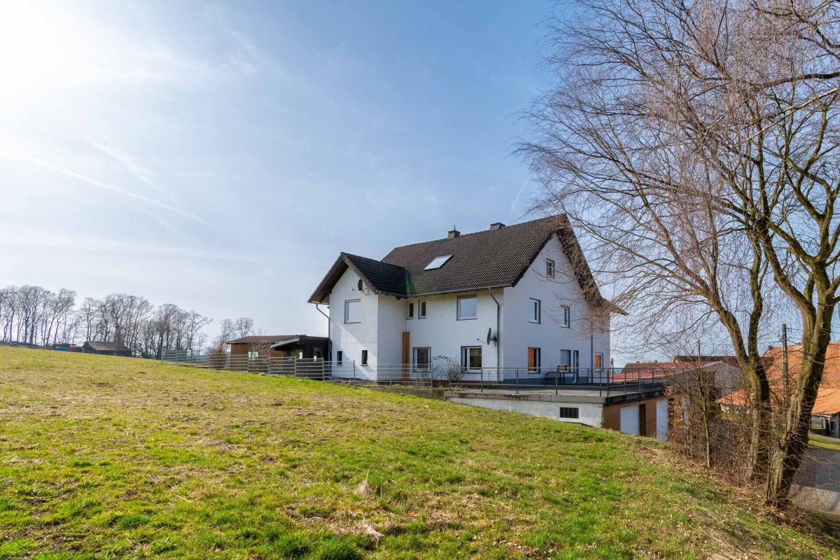 Immobilienangebot - Lichtenau - Alle - Großzügiges Dreifamilienhaus in schöner Ortsrandlage