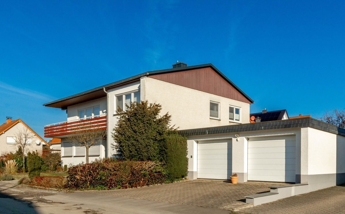 Außenansicht Immobilienangebot - Lage - Alle - Großzügiges Einfamilienhaus mit Einliegerwohnung & Büroflächen in ruhiger Wohnlage