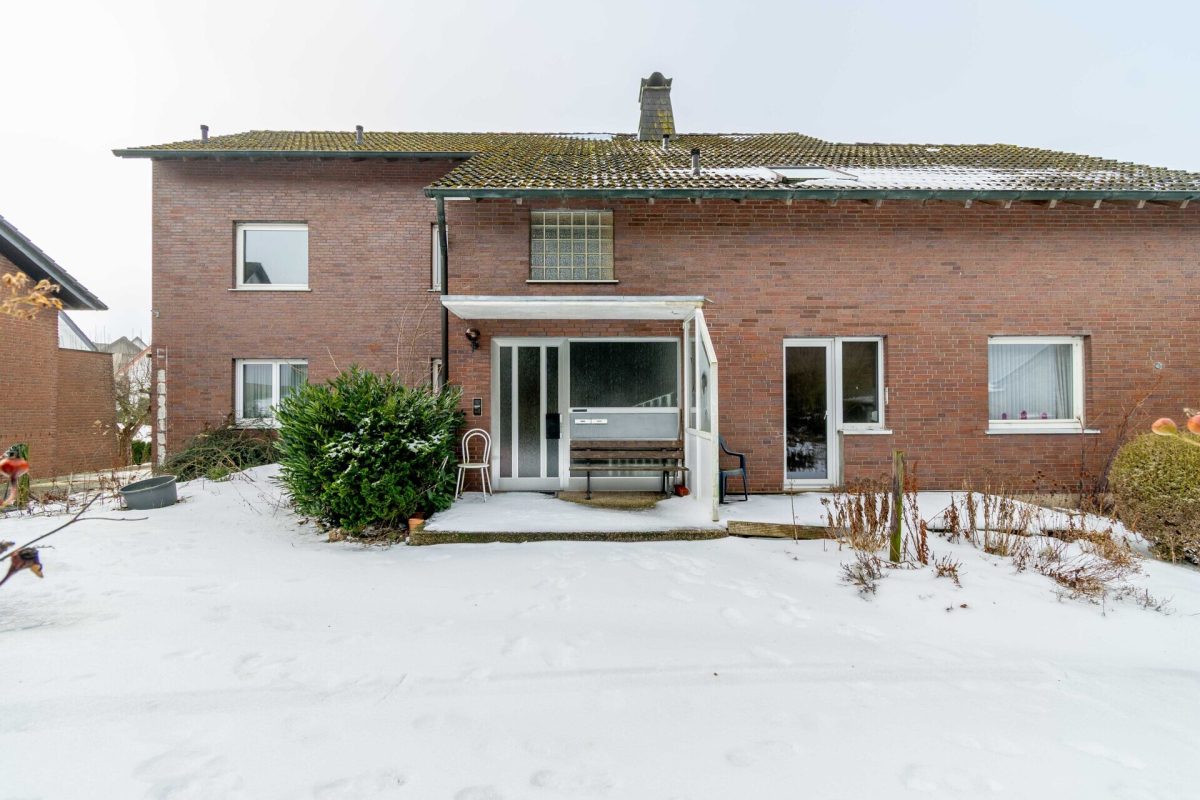 Immobilienangebot - Borchen / Dörenhagen - Alle - Ländlich gelegenes Wohnhaus mit großem Grundstück und vielseitigem Entwicklungspotenzial