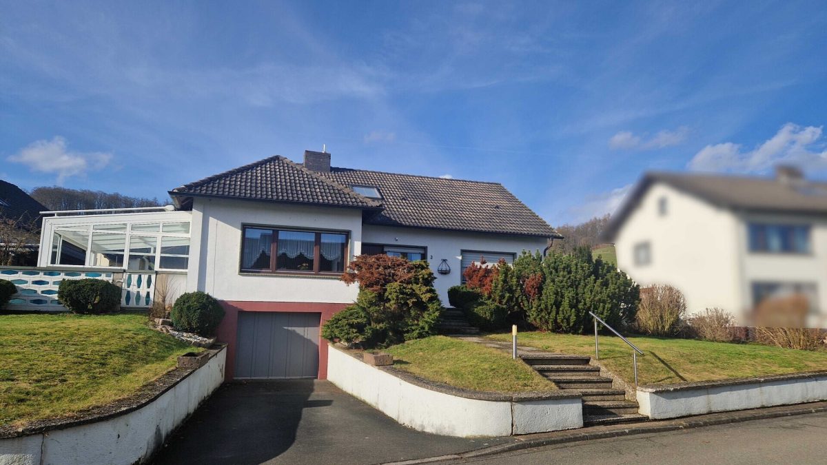 Immobilienangebot - Höxter-Brenkhausen - Alle - Charmantes Einfamilienhaus im Bungalowstil