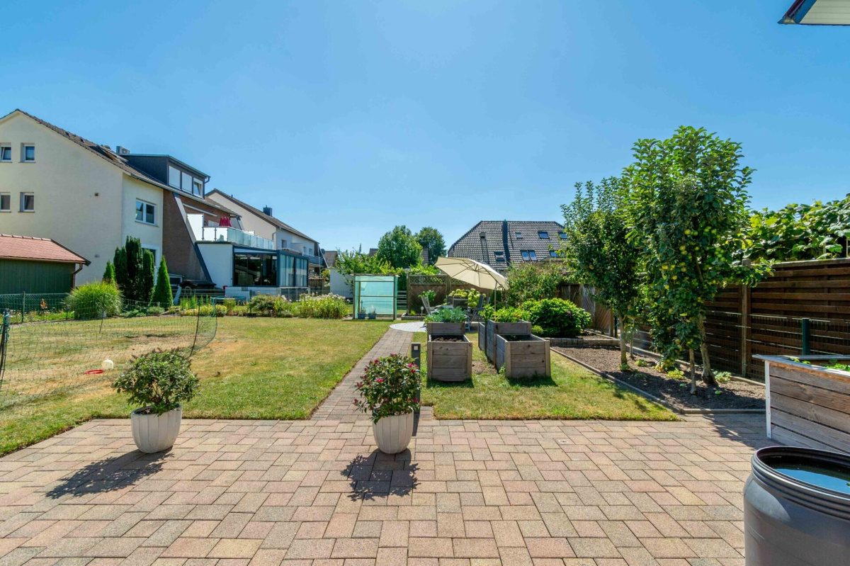 Immobilienangebot - Paderborn - Alle - Zweifamilienhaus mit ausgebautem Dachgeschoss in ruhiger Wohnlage