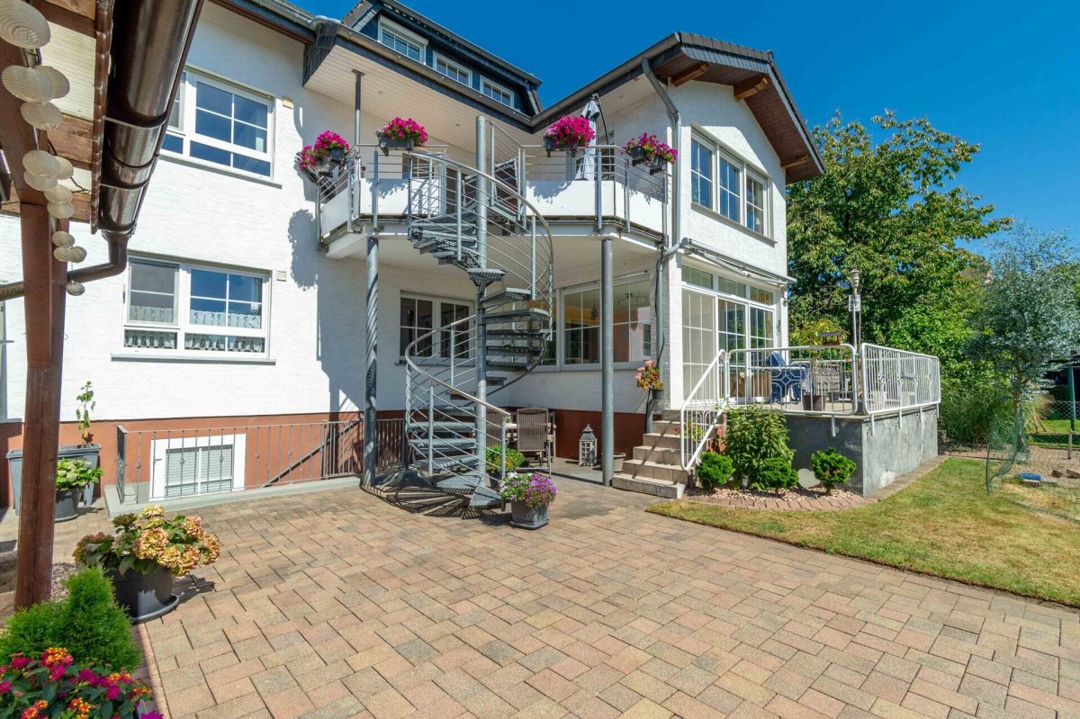 Immobilienangebot - Paderborn - Alle - Zweifamilienhaus mit ausgebautem Dachgeschoss in ruhiger Wohnlage
