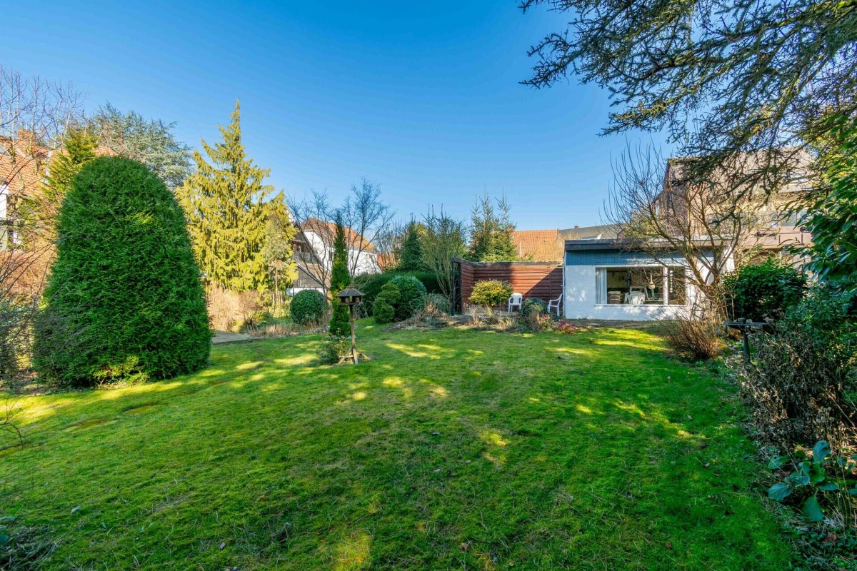 Immobilienangebot - Lemgo / Brake - Alle - Bruchsteinhaus mit Charme und Bachlauf!