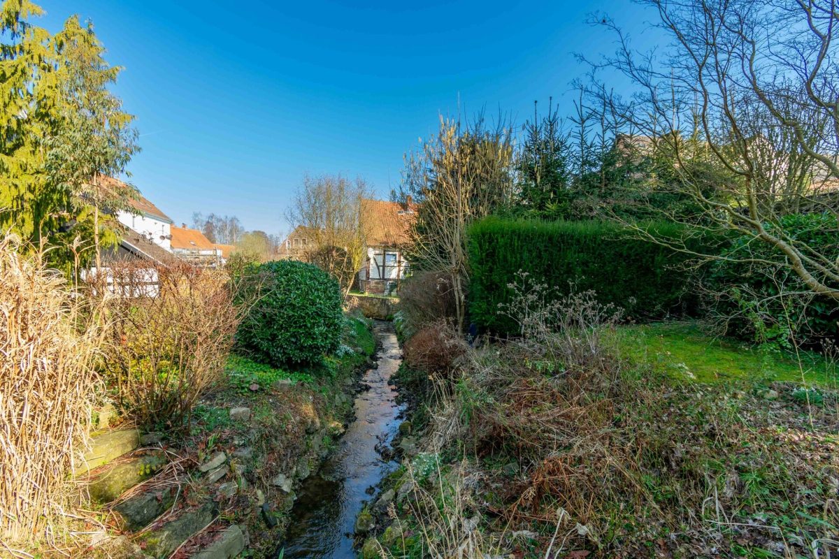 Immobilienangebot - Lemgo / Brake - Alle - Bruchsteinhaus mit Charme und Bachlauf!