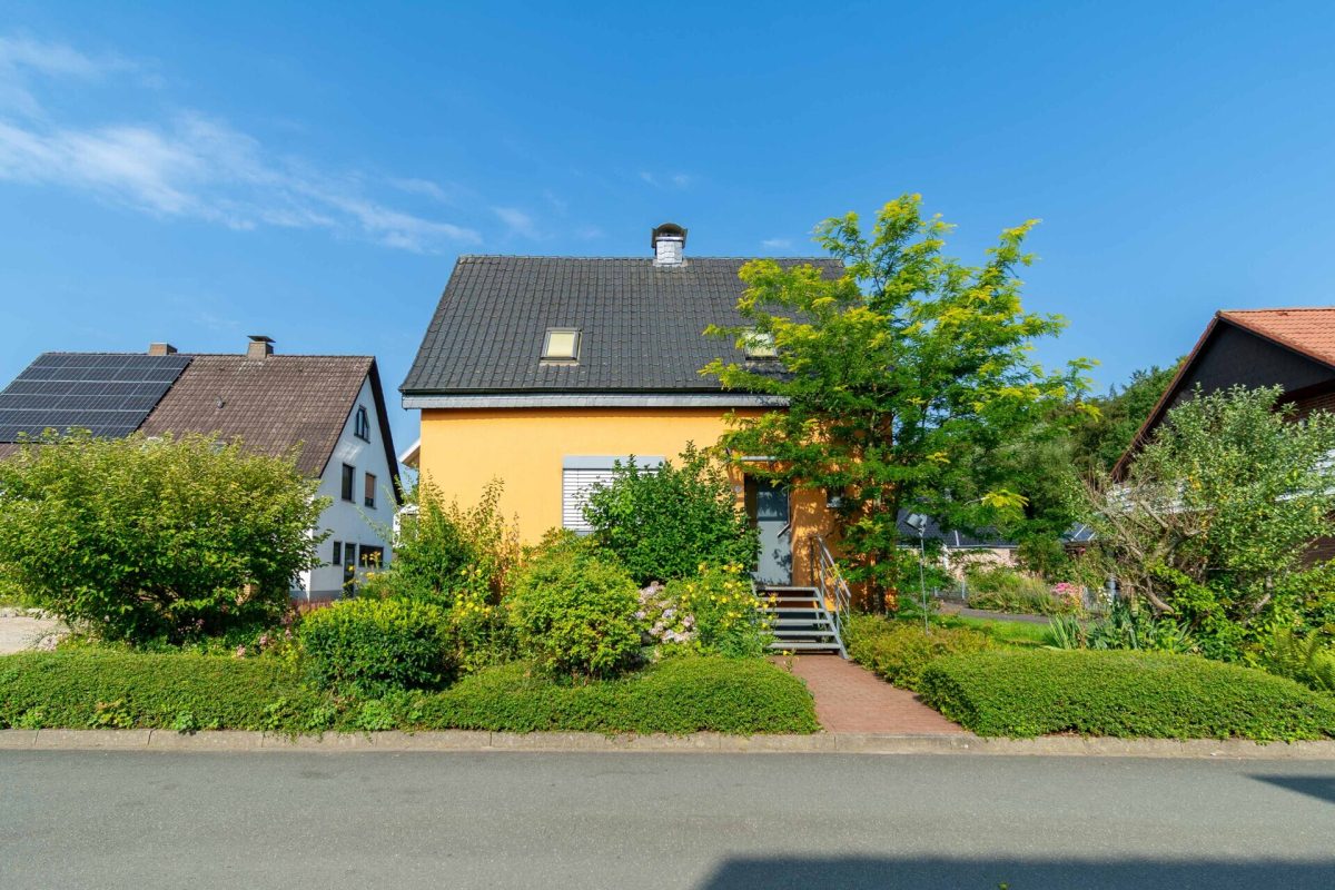 Immobilienangebot - Dörentrup - Alle - Charmantes Einfamilienhaus mit großem Traumgrundstück