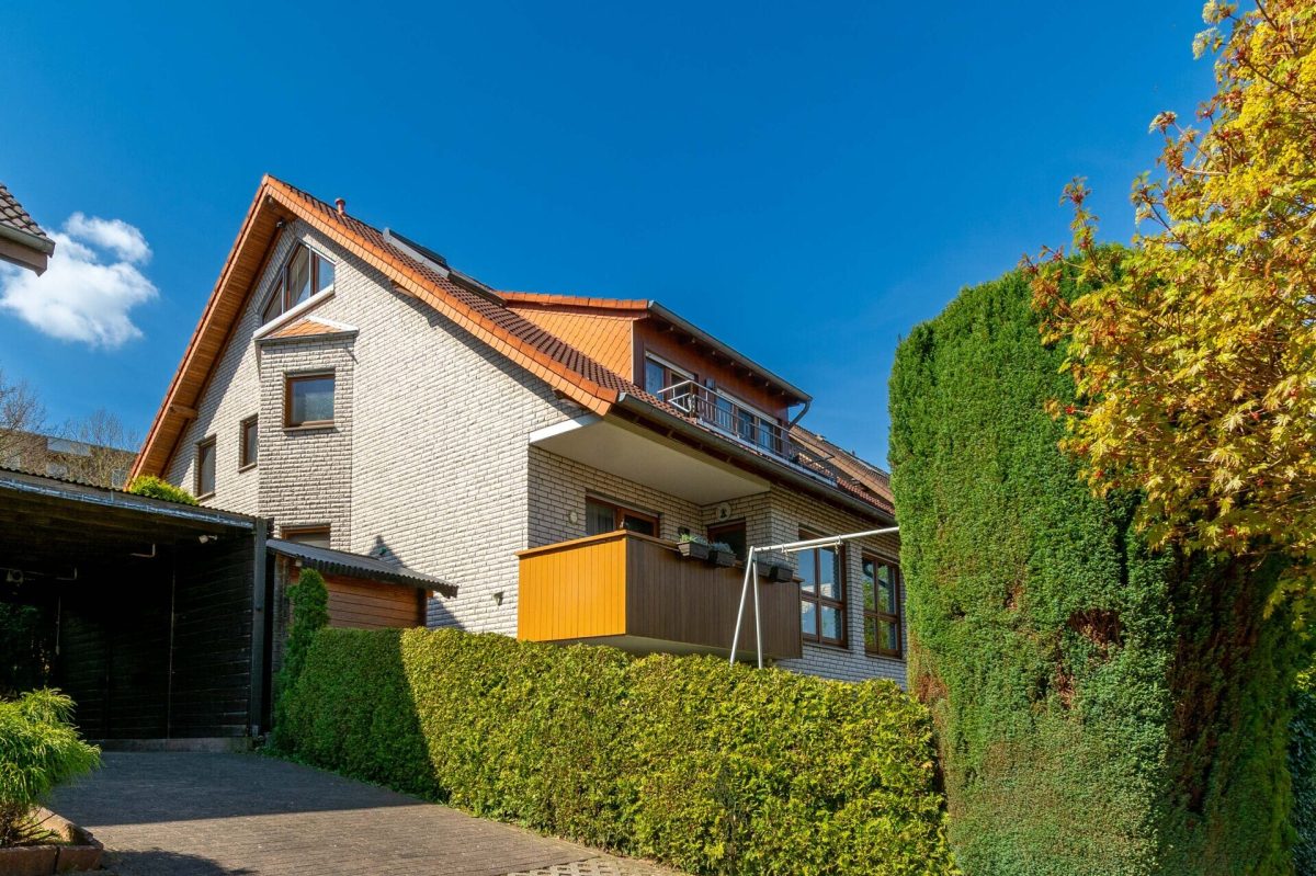 Immobilienangebot - Paderborn - Alle - Großzügiges Einfamilienhaus mit Einliegerwohnung sowie Doppelgarage und Carport