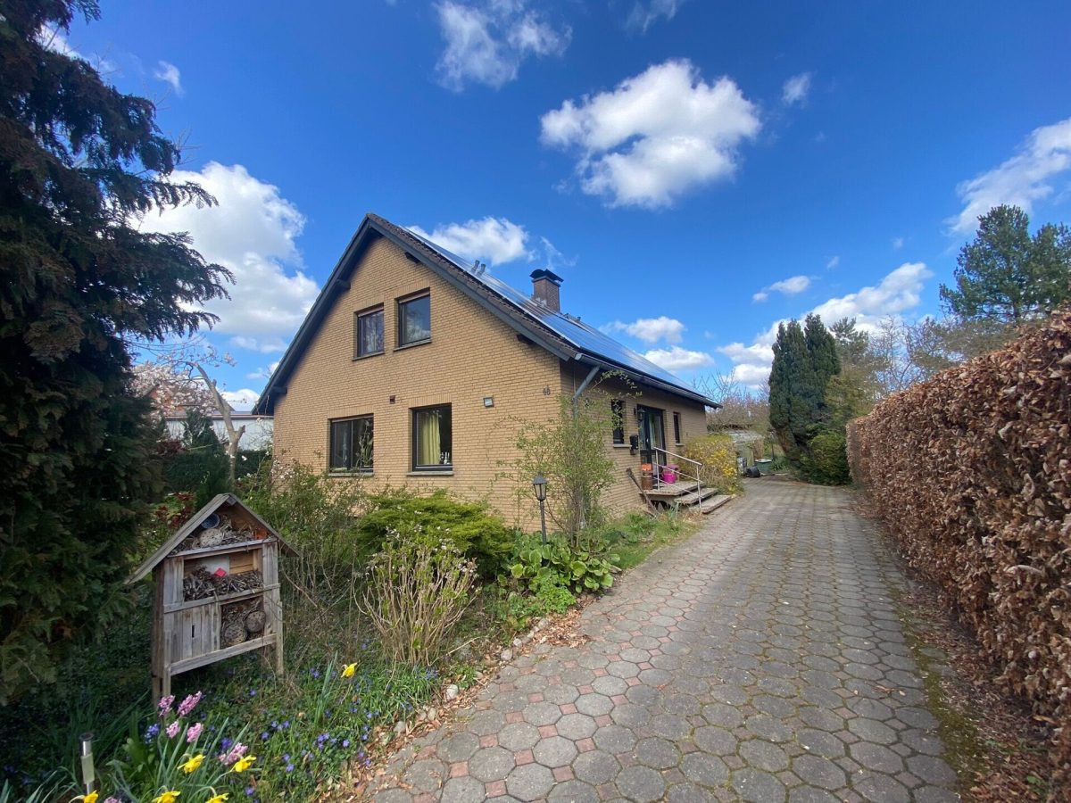 Immobilienangebot - Minden - Alle - Wohnen im Grünen mit Kamin und Sauna