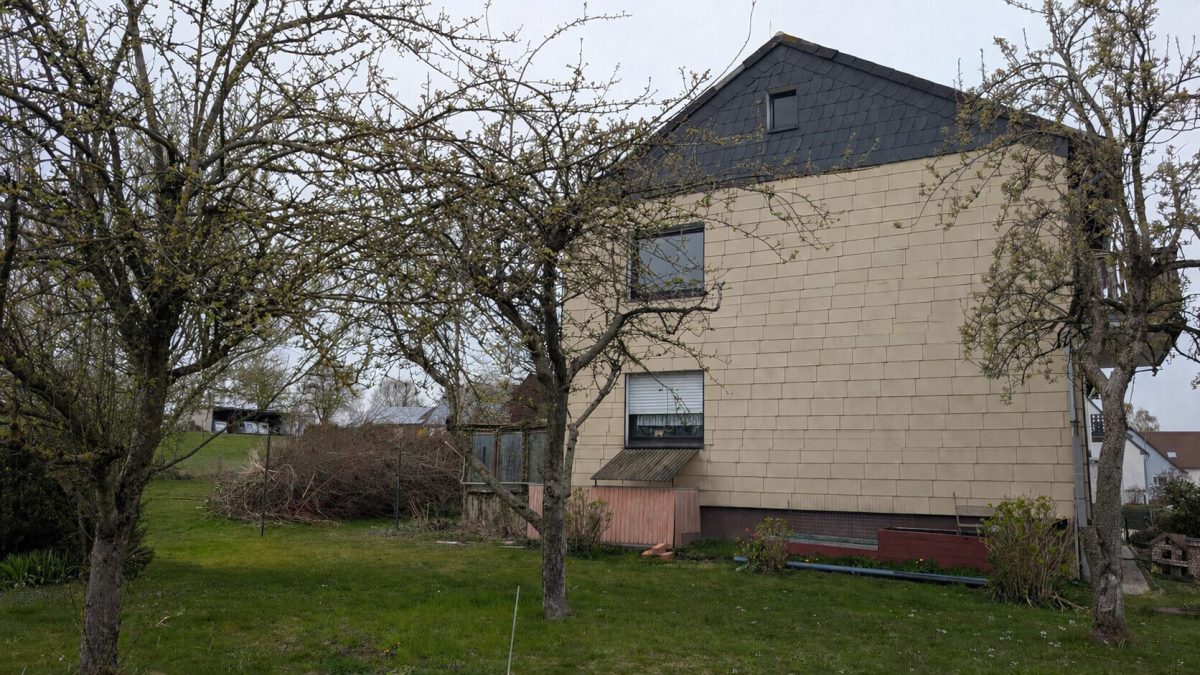 Immobilienangebot - Altenbeken Buke - Alle - Eigentum auf großem Grundstück mit viel Potenzial