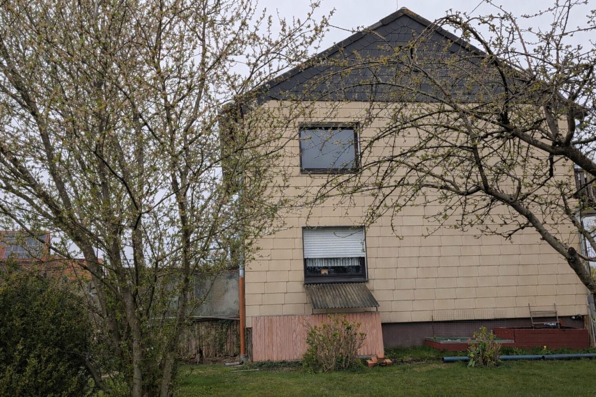 Immobilienangebot - Altenbeken Buke - Alle - Eigentum auf großem Grundstück mit viel Potenzial