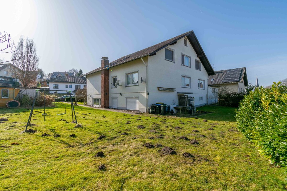Immobilienangebot - Altenbeken / Schwaney - Alle - Großzügiges Zweifamilienhaus mit Einliegerwohnung