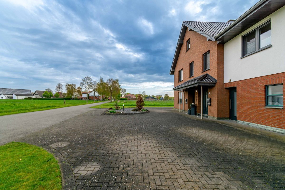 Immobilienangebot - Salzkotten - Alle - Kernsaniertes Resthof-Anwesen auf 10.160 m² Grundstück