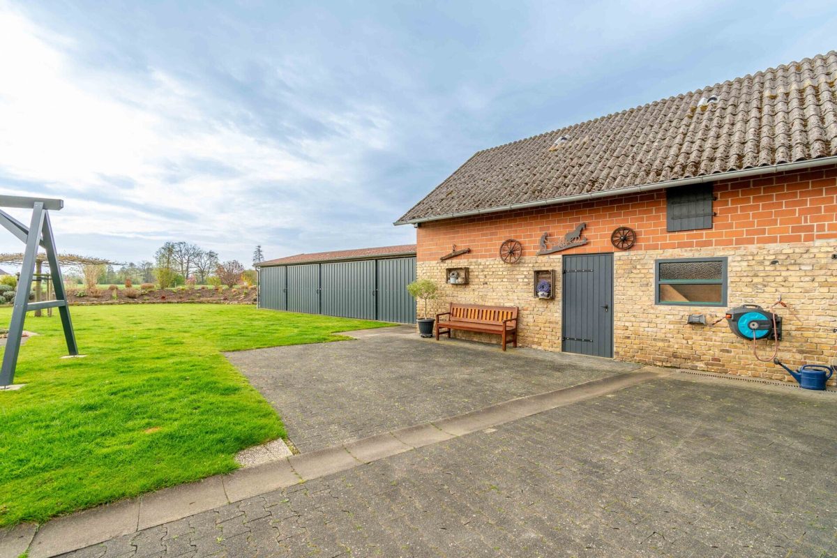 Immobilienangebot - Salzkotten - Alle - Kernsaniertes Resthof-Anwesen auf 10.160 m² Grundstück