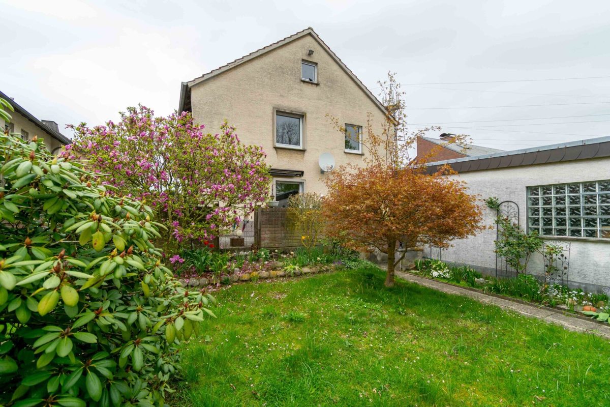Immobilienangebot - Salzkotten - Alle - Zweifamilienhaus in beliebter Wohnlage