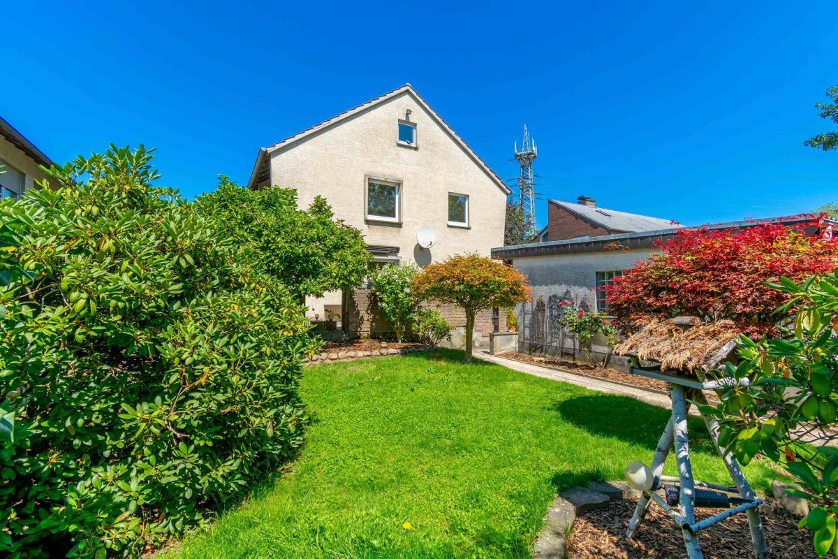 Immobilienangebot - Salzkotten - Alle - Zweifamilienhaus in beliebter Wohnlage