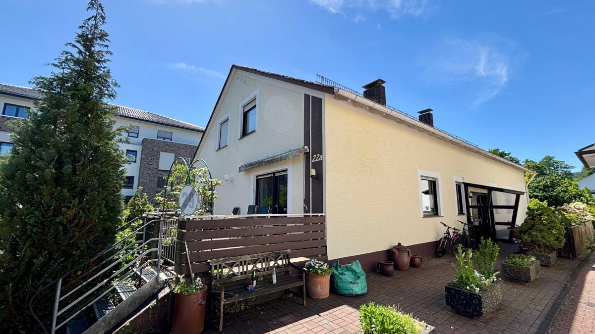 Immobilienangebot - Bad Driburg - Alle - Wohnhaus mit Entwicklungspotenzial