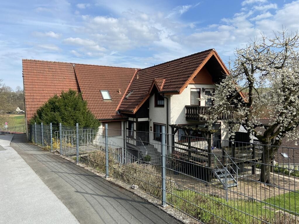 Immobilienangebot - Büren / Weine - Alle - Eine ganz besondere Gelegenheit - 2 Wohneinheiten plus ehemaliges Stallgebäude