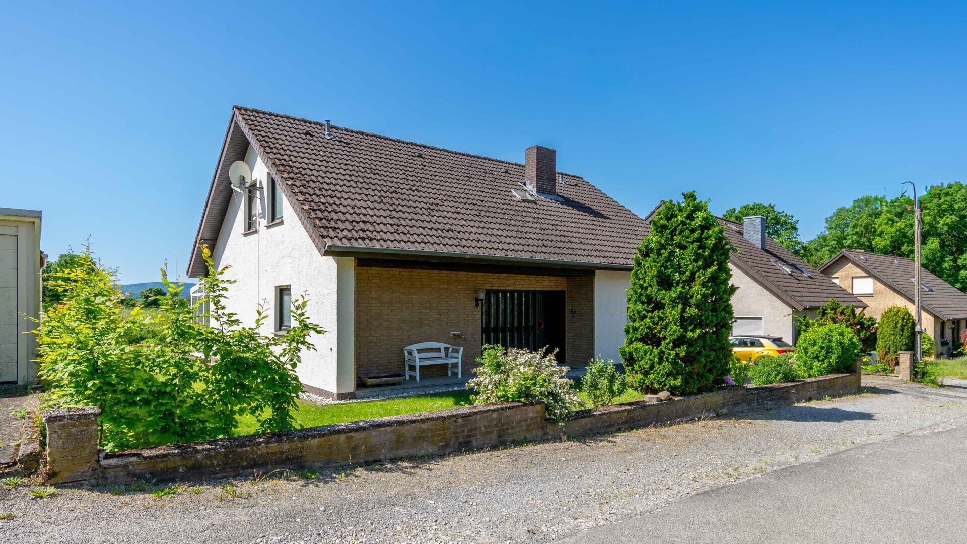 Immobilienangebot - Lage - Alle - Freistehendes Einfamilienhaus in attraktiver Feldrandlage