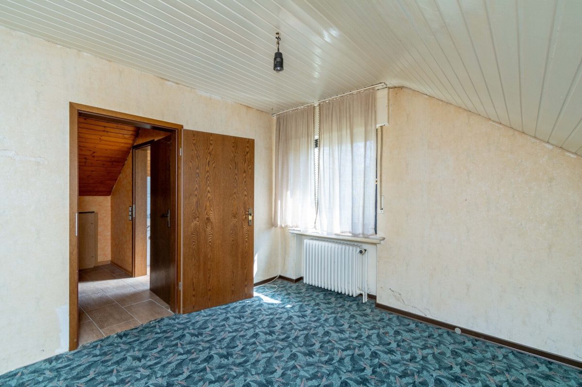 Schlafzimmer Immobilienangebot - Lage - Alle - Freistehendes Einfamilienhaus in attraktiver Feldrandlage
