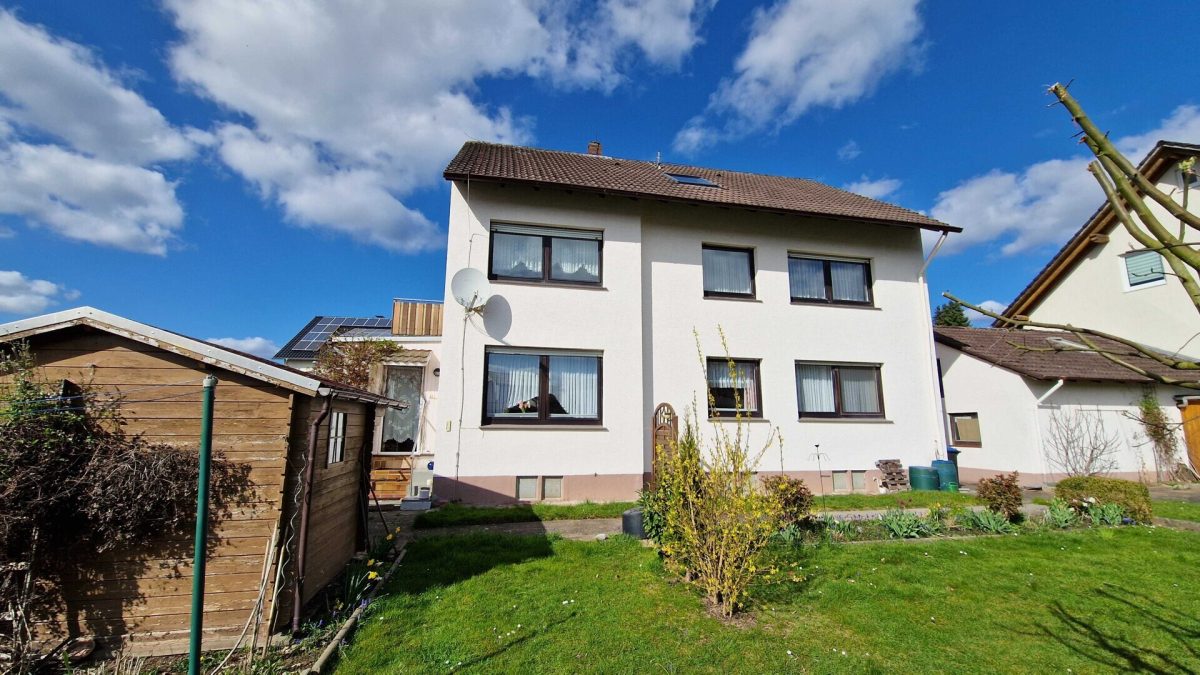 Immobilienangebot - Lauenförde - Alle - Dreifamilienhaus mit individuellen Nutzungsmöglichkeiten