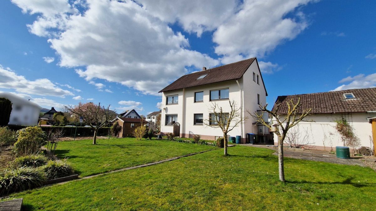 Immobilienangebot - Lauenförde - Alle - Dreifamilienhaus mit individuellen Nutzungsmöglichkeiten