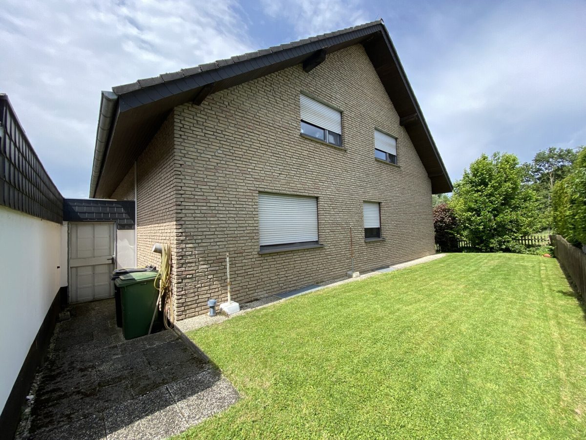Immobilienangebot - Salzkotten - Alle - Sehr gepflegtes Haus für 1 - 2 Familien in Top-Lage
