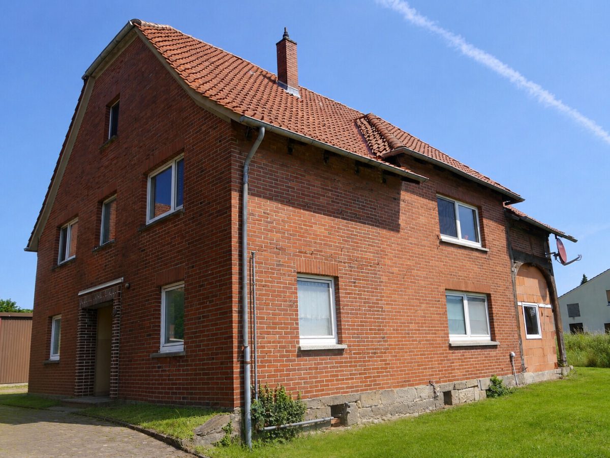 Immobilienangebot - Porta Westfalica - Alle - Attraktives Familienhaus mit 2 Wohnungen und großem Grundstück in traumhafter Lage