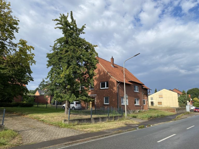 Immobilienangebot - Porta Westfalica - Alle - Gemütliches Familienhaus mit 2 Wohnungen, großem Garten und schönem Ausblick