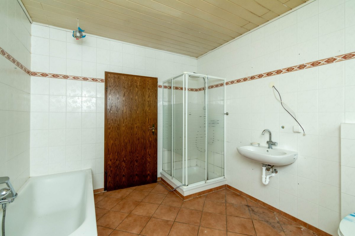 Immobilienangebot - Oerlinghausen - Alle - Wohnhaus mit vermieteter Gewerbeeinheit