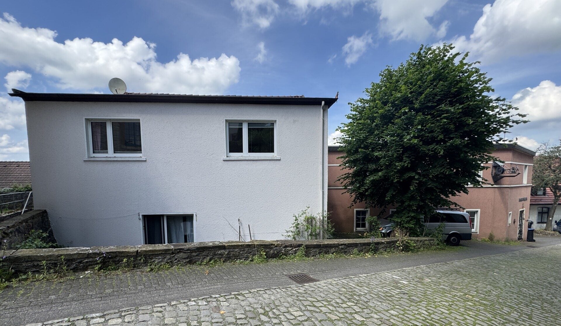 Immobilienangebot - Oerlinghausen - Alle - Wohnhaus mit vermieteter Gewerbeeinheit