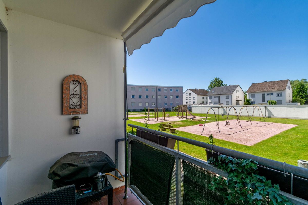 Immobilienangebot - Paderborn / Schloß Neuhaus - Alle - 4-Zimmer-Eigentumswohnung mit Loggia
