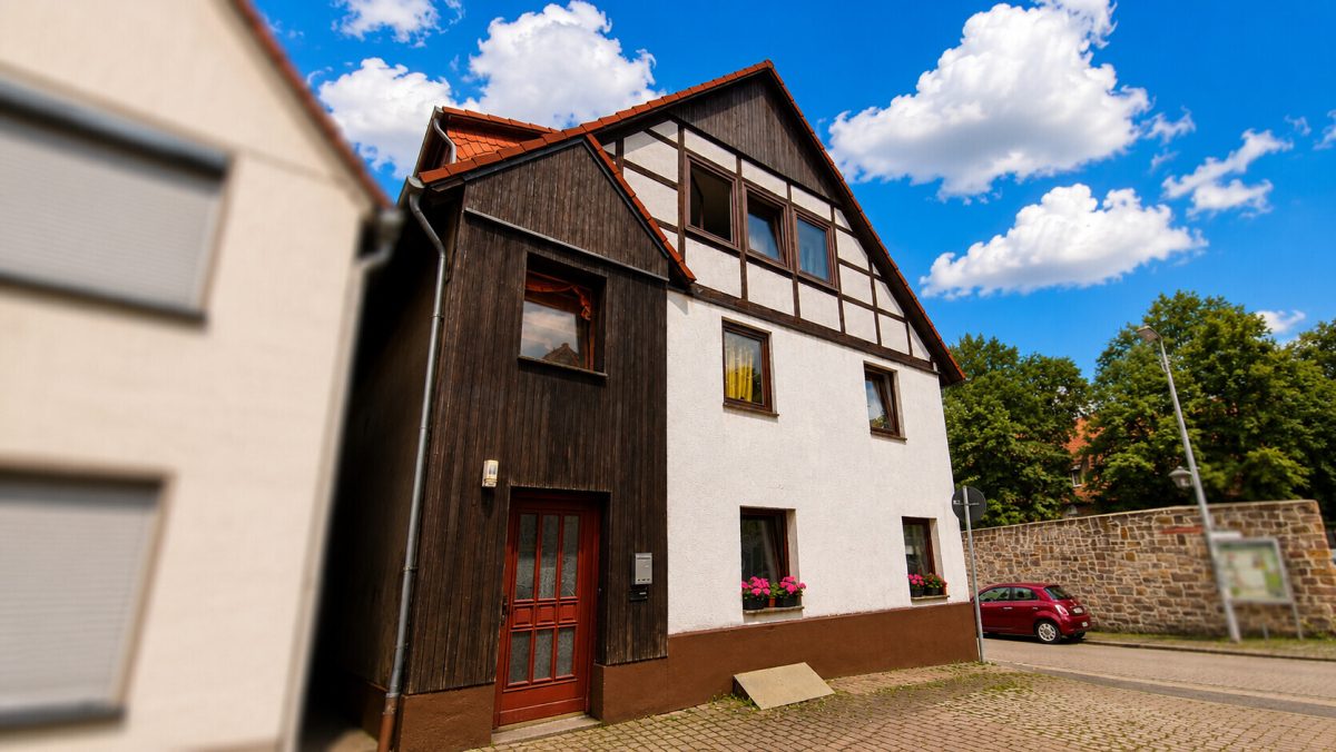 Immobilienangebot - Blomberg - Alle - Attraktive Kapitalanlage in historischer Lage – Voll vermietetes Dreifamilienhaus in
