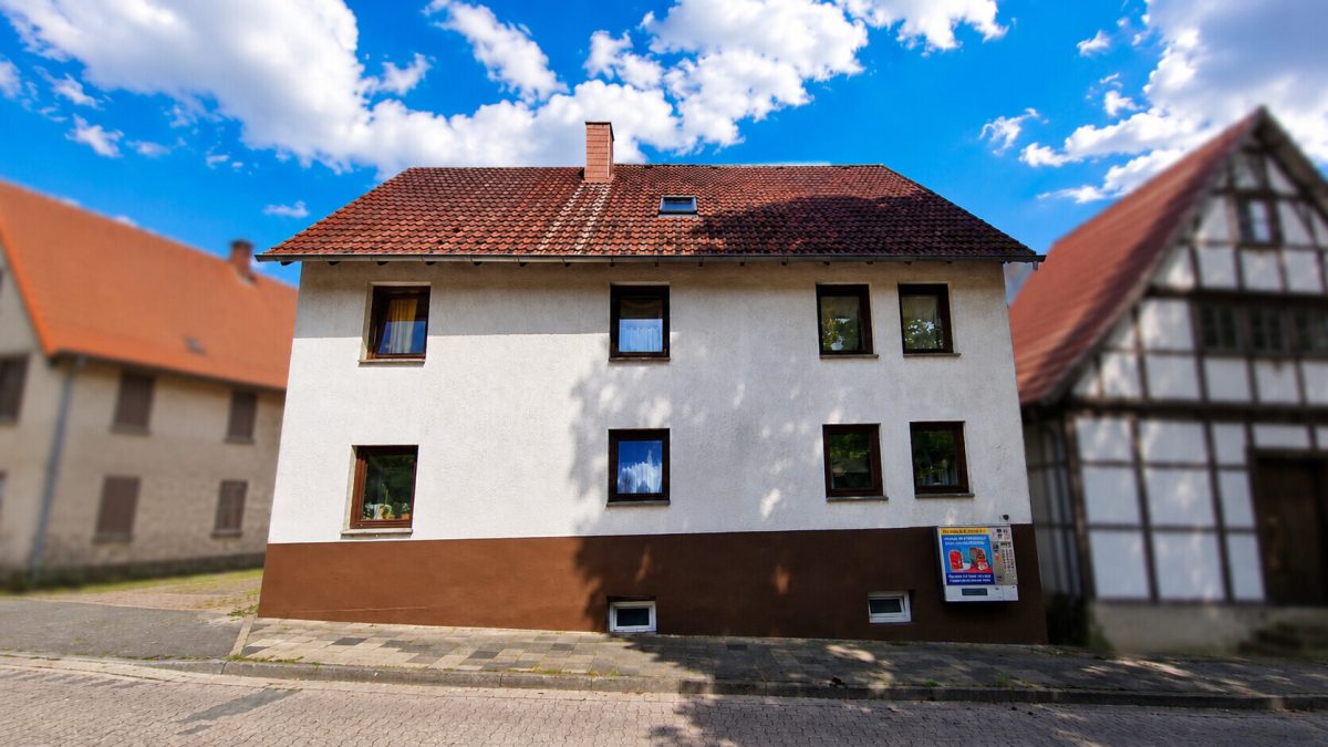 Immobilienangebot - Blomberg - Alle - Attraktive Kapitalanlage in historischer Lage – Voll vermietetes Dreifamilienhaus in