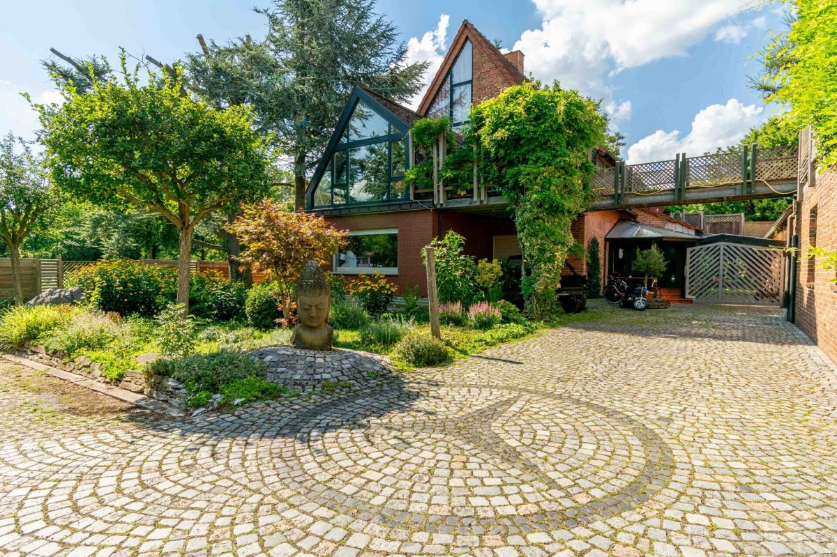 Immobilienangebot - Salzkotten - Alle - Liebhaberobjekt auf dem Lande!
Anwesen mit großem Grundstück
