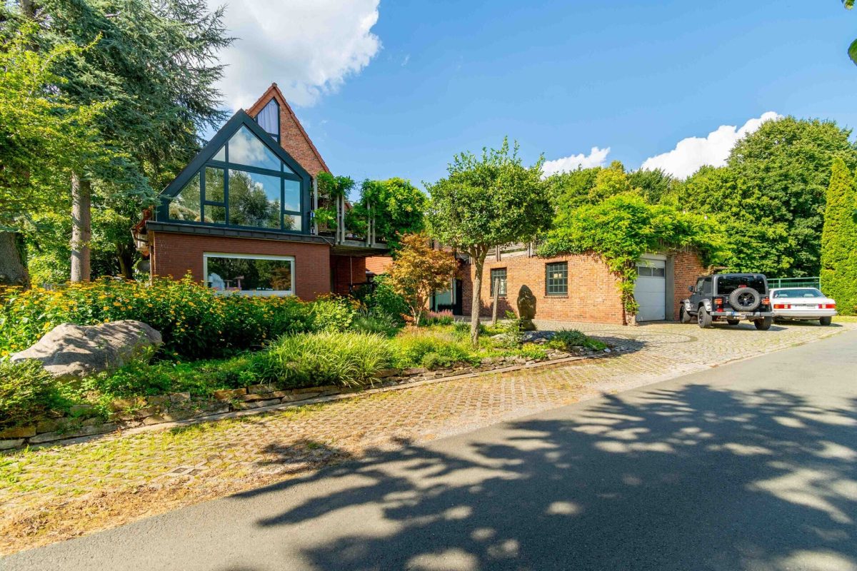 Immobilienangebot - Salzkotten - Alle - Liebhaberobjekt auf dem Lande!
Anwesen mit großem Grundstück