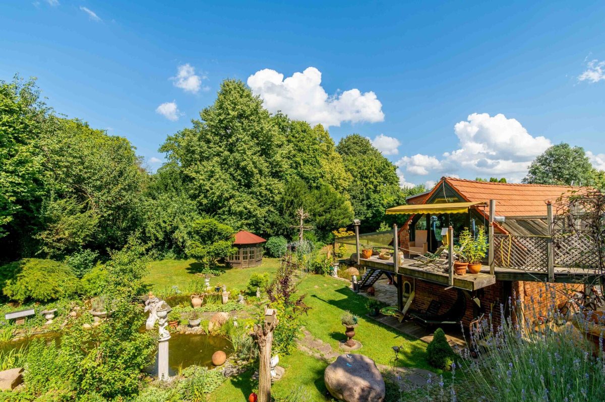 Immobilienangebot - Salzkotten - Alle - Liebhaberobjekt auf dem Lande!
Anwesen mit großem Grundstück