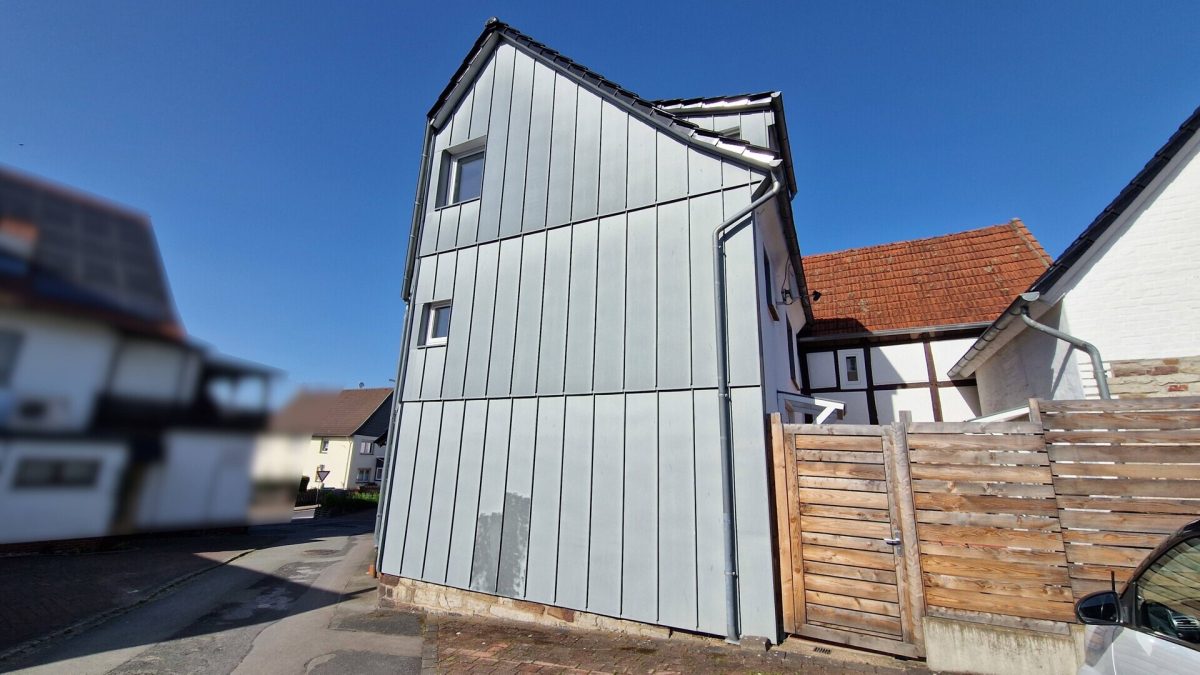 Immobilienangebot - Beverungen / Amelunxen - Alle - Historische Fachwerk-Doppelhaushälfte mit Charme