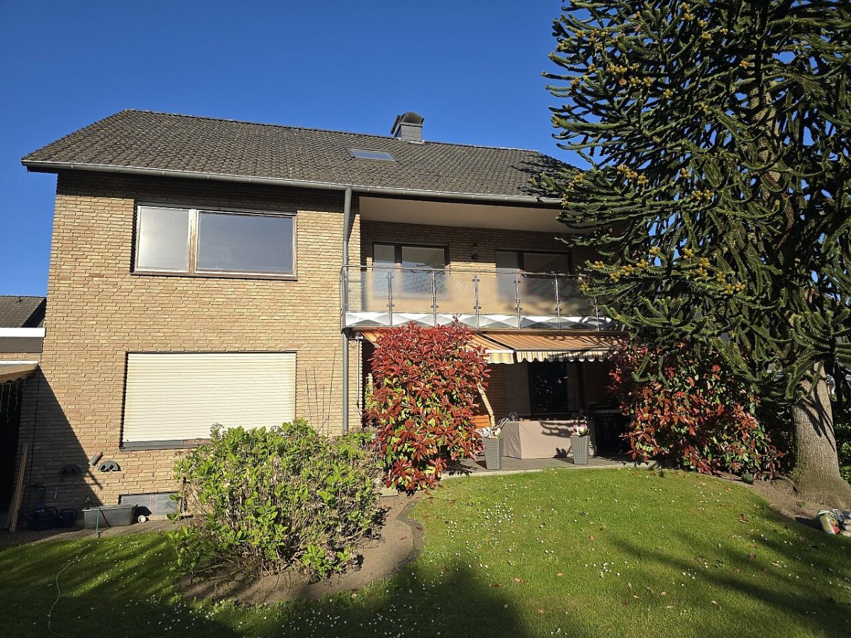 Immobilienangebot - Gütersloh - Alle - Sehr gepflegtes 2-Familienhaus in Top-Lage mit Ausbaureserve