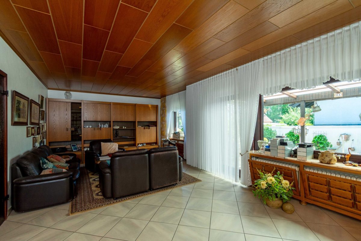 Immobilienangebot - Paderborn - Alle - Einfamilienhaus mit Einliegerwohnung und Entwicklungspotential