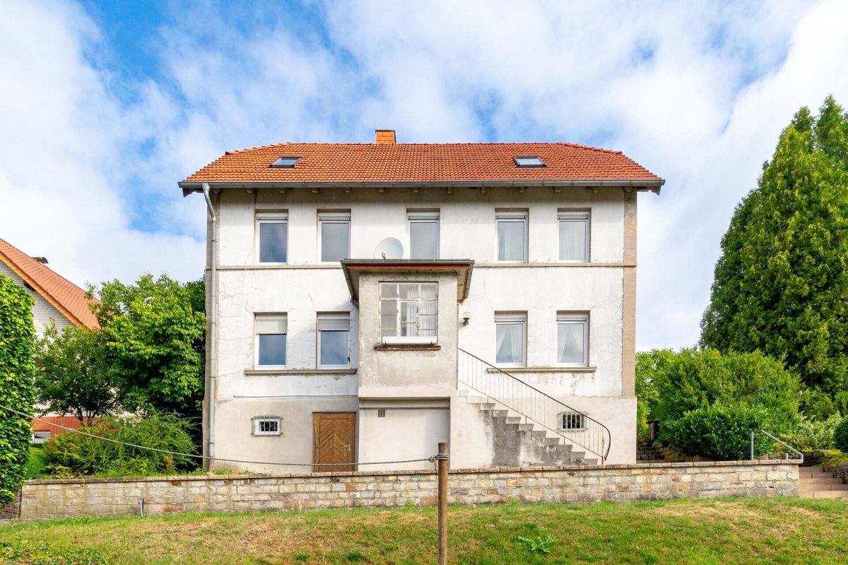 Immobilienangebot - Altenbeken - Alle - Raum für neue Ideen: Sanierungsbedürftiges Einfamilienhaus