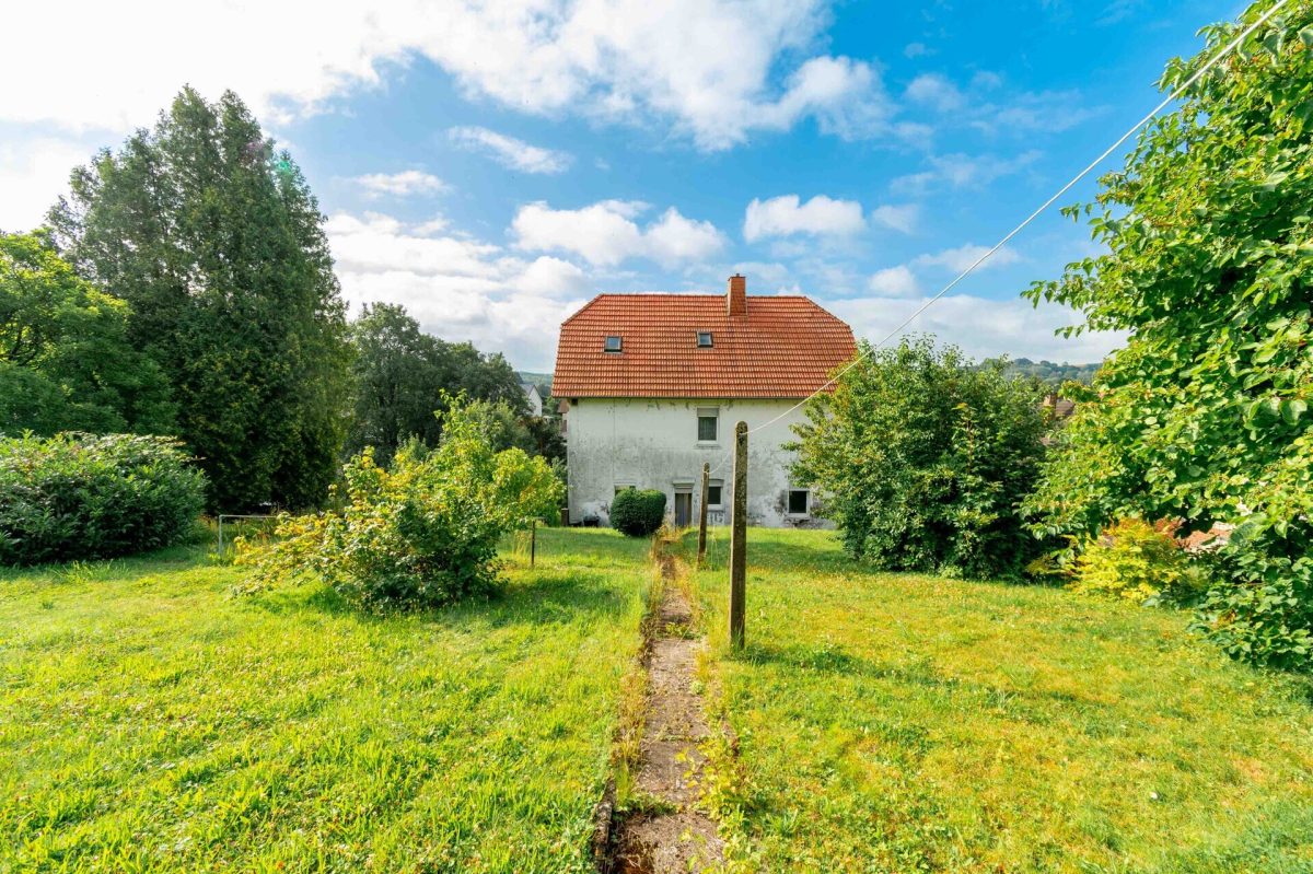 Immobilienangebot - Altenbeken - Alle - Raum für neue Ideen: Sanierungsbedürftiges Einfamilienhaus