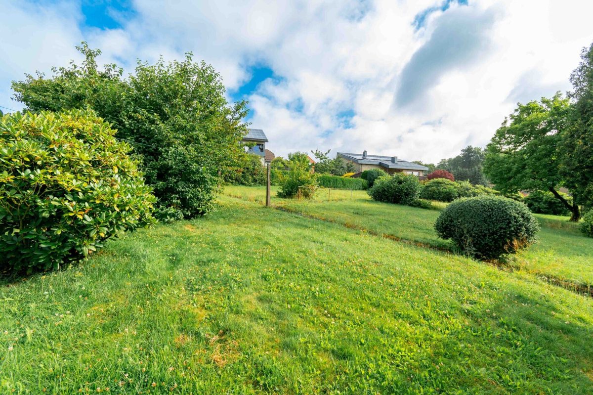 Immobilienangebot - Altenbeken - Alle - Raum für neue Ideen: Sanierungsbedürftiges Einfamilienhaus