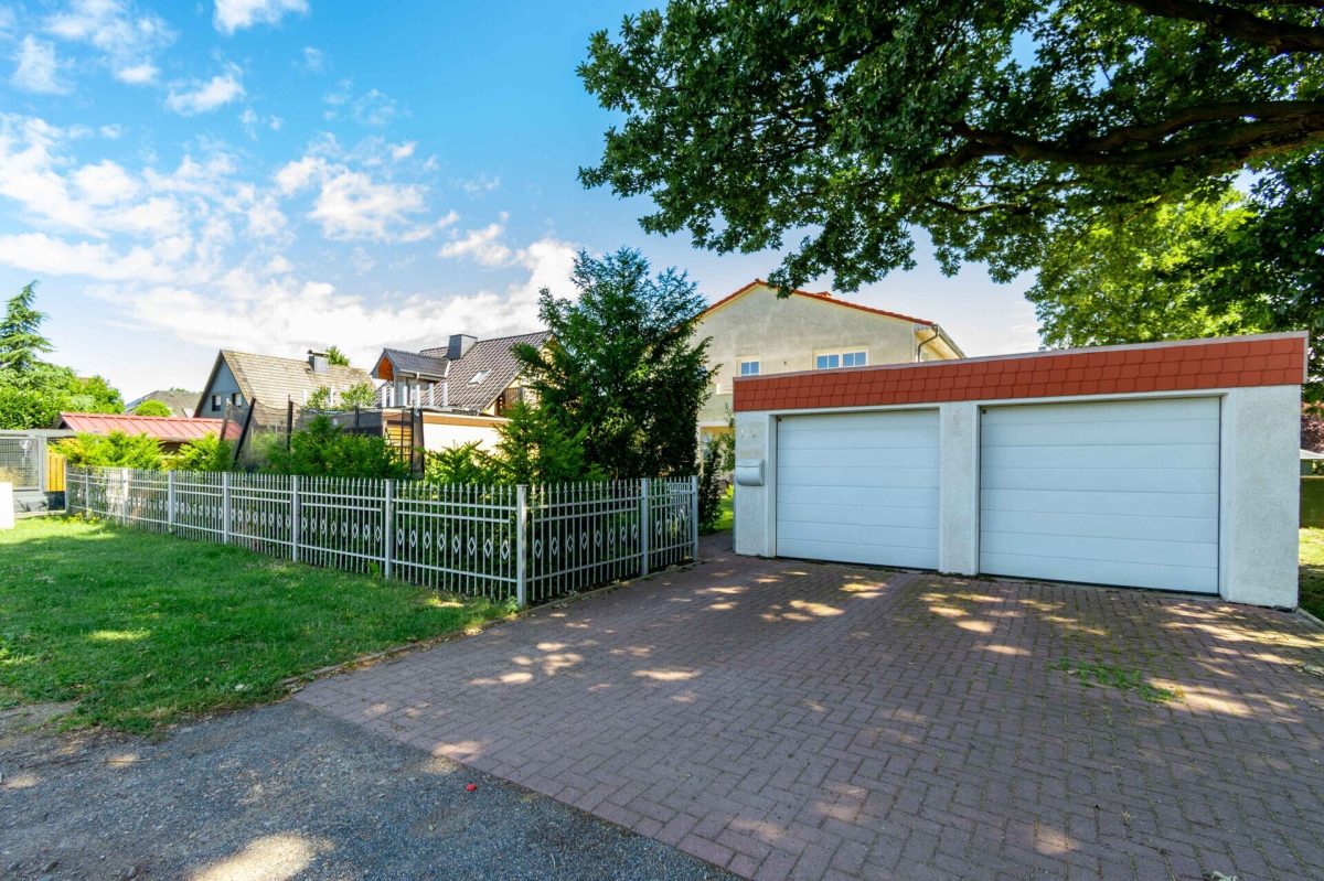 Immobilienangebot - Minden - Alle - Ankommen, durchatmen und den Ausblick genießen: Großes Einfamilienhaus mit  Doppelgarage