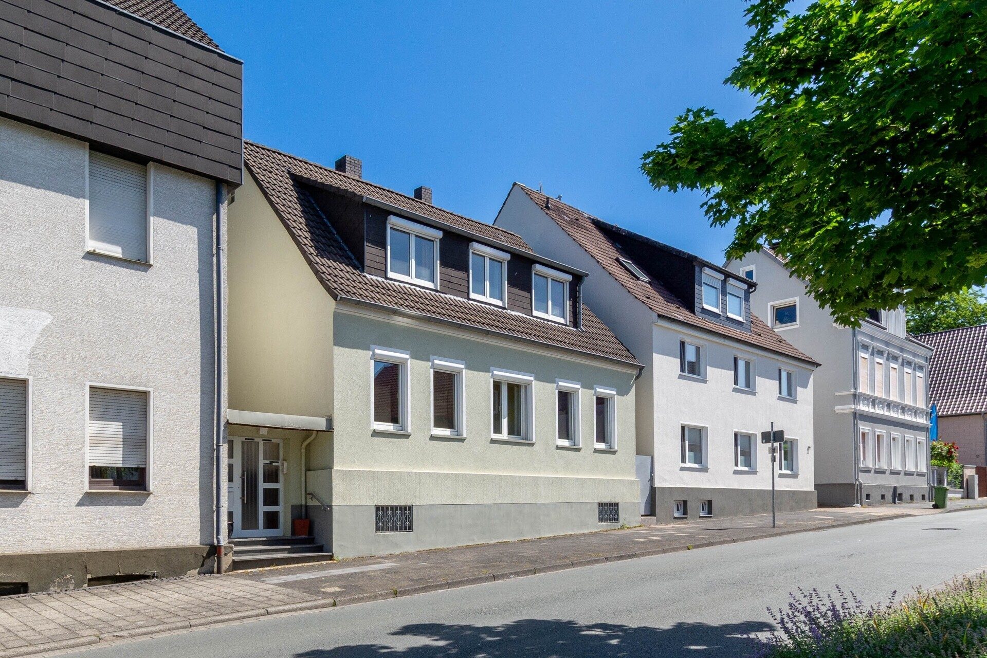 Immobilienangebot - Bad Lippspringe - Alle - Renovierungsbedürftiges Einfamilienhaus mit charmantem Innenhof
