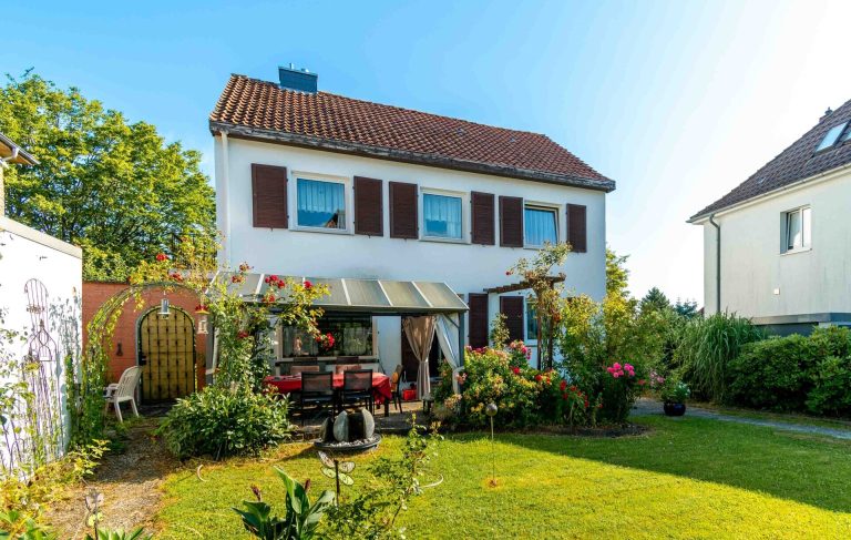 Immobilienangebot - Detmold - Alle - Zentral gelegenes, charmantes Wohnhaus