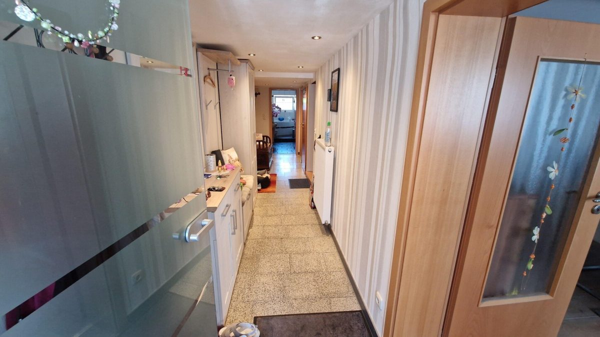 Immobilienangebot - Beverungen - Alle - Sanierte und zum Einzug bereite Doppelhaushälfte