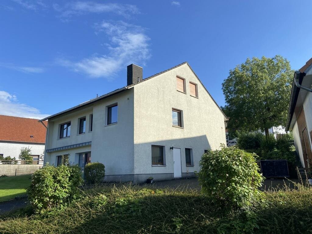 Immobilienangebot - Bad Wünnenberg / Helmern - Alle - Einfamilienhaus mit großzügiger Scheune