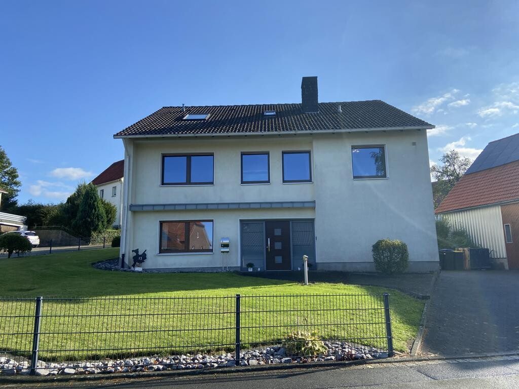 Immobilienangebot - Bad Wünnenberg / Helmern - Alle - Einfamilienhaus mit großzügiger Scheune