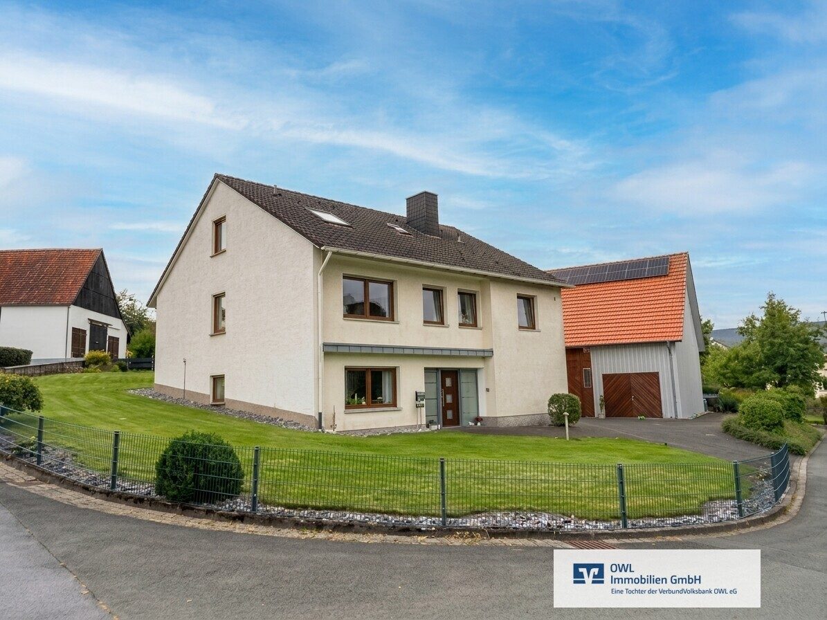 Immobilienangebot - Bad Wünnenberg / Helmern - Alle - Einfamilienhaus mit großzügiger Scheune