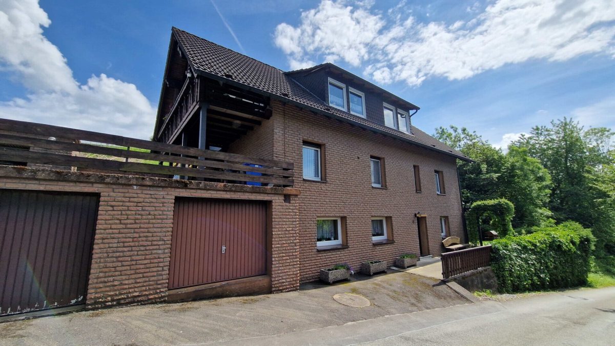 Immobilienangebot - Höxter / Bödexen - Alle - Teilvermietetes Wohnhaus für begabte Heimwerker