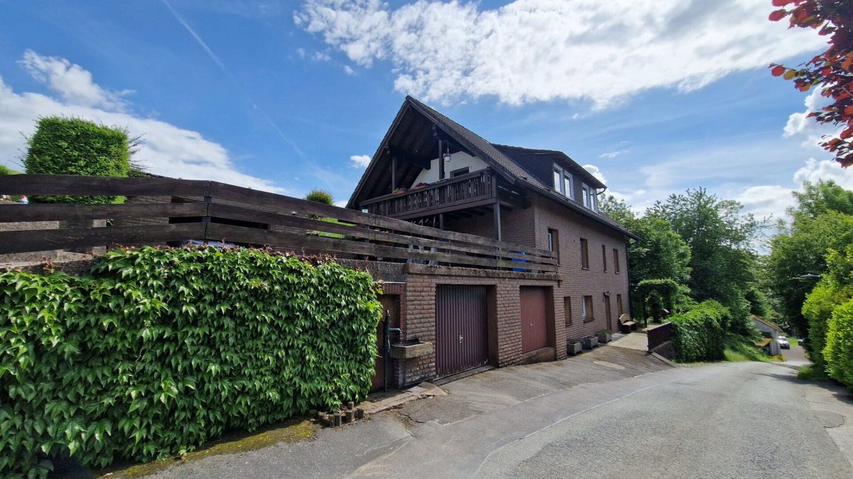 Immobilienangebot - Höxter / Bödexen - Alle - Teilvermietetes Wohnhaus für begabte Heimwerker